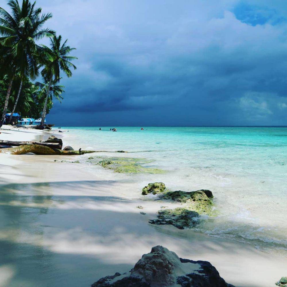potret Pantai Anggopi (instagram.com/aries_virgiawan_listanto)