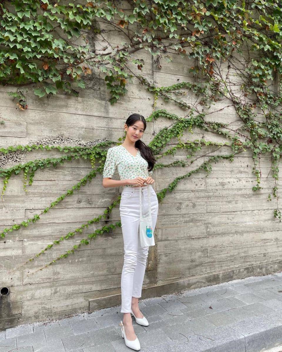 Wonyoung IVE (instagram.com/for_everyoung10)