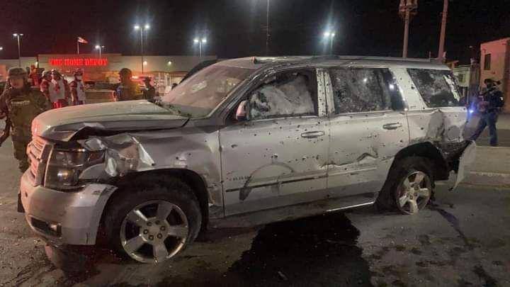 Mobil yang ditumpangi pemimpin Kartel Teluk, Ariel Treviño Peña usai diserang. (twitter.com/VALORPORTAMPS)