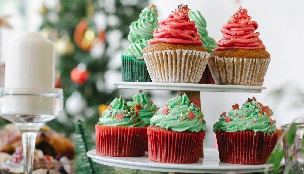 ilustrasi christmas cupcake (pexels.com/Tim Douglas)
