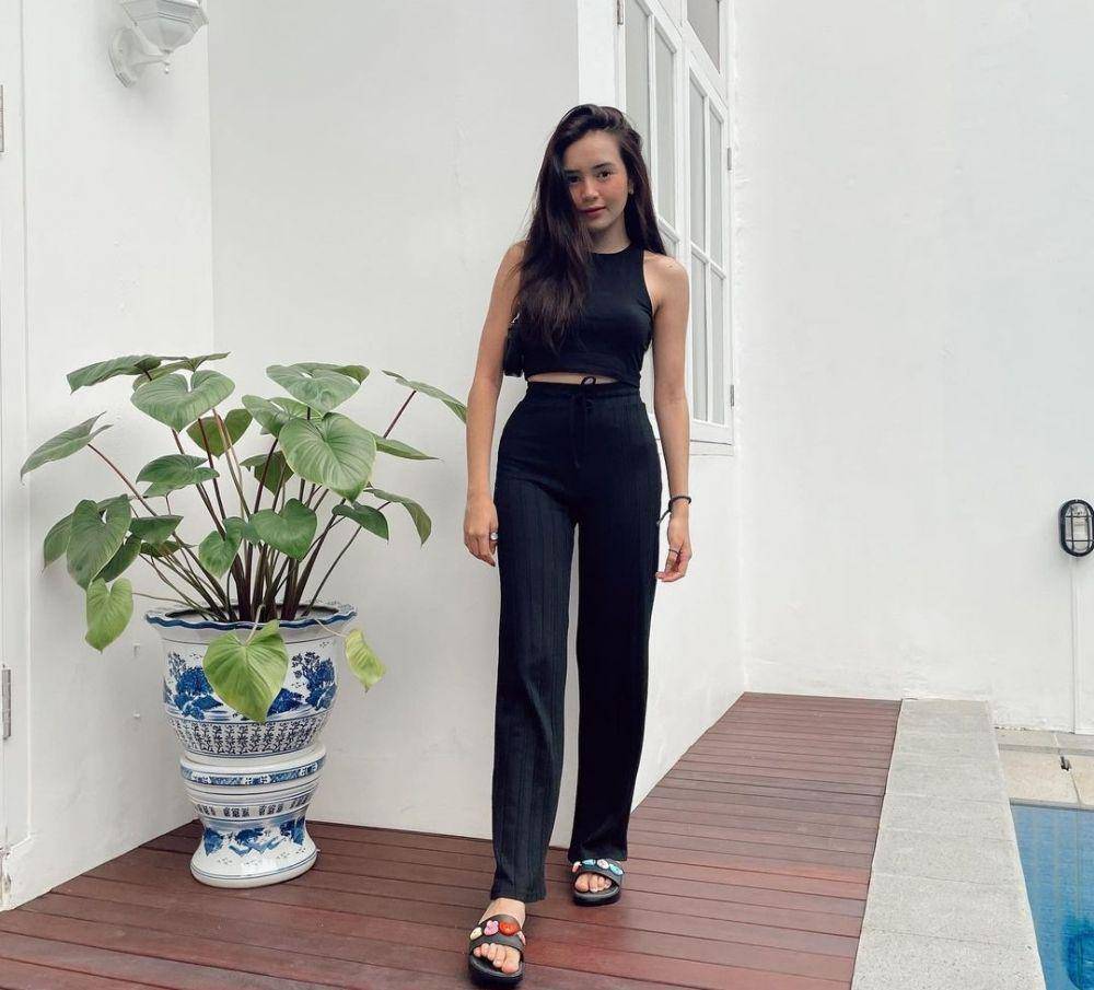 Beby Tsabina (instagram.com/bebytsabina)