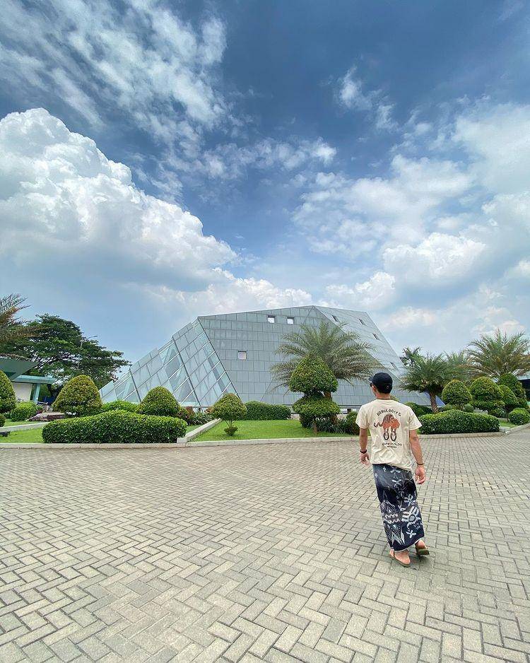 Rest Area KM 88B Jalan Tol Cipularang (instagram.com/hasssnabill)