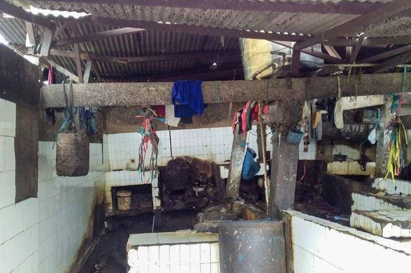 Kondisi Pasar Terban, Kota Yogyakarta amblas setelah terjadi hujan deras / Antara