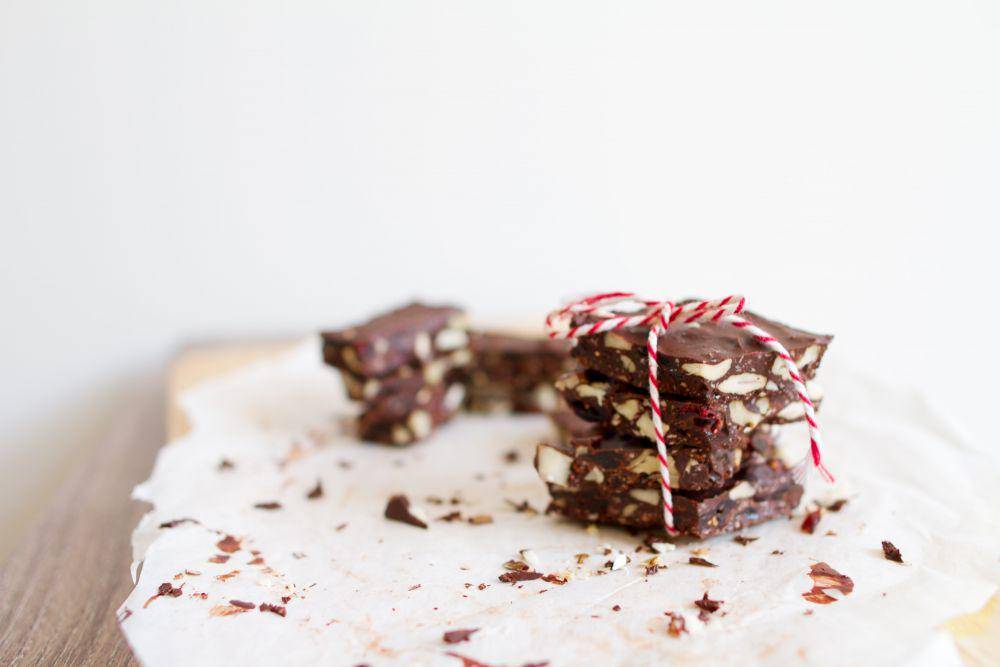 ilustrasi christmas crack (unsplash.com/Yoori Koo)