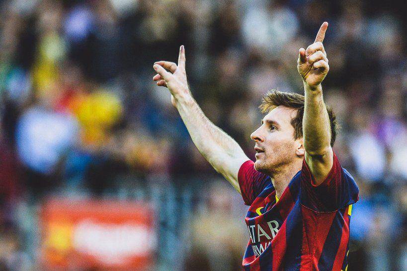Lionel Messi merayakan gol ke gawang Osasuna. (twitter.com/sporf)