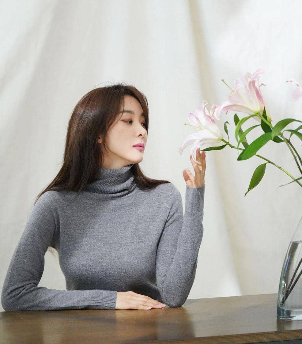 Lee Chung Ah (instagram.com/leechungah)