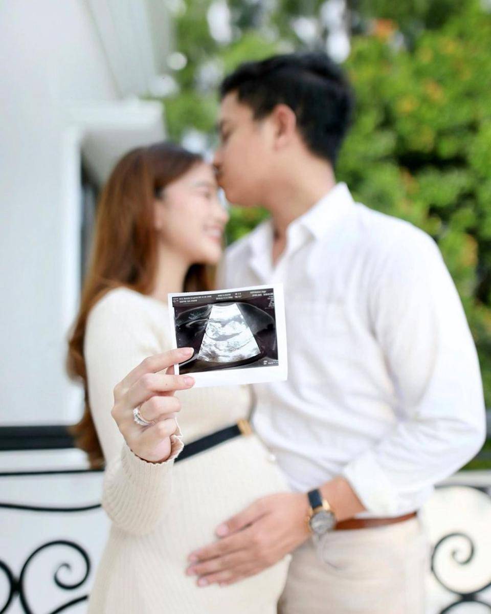 Nanda Arsyinta dan suami (instagram.com/nandaarsynt)