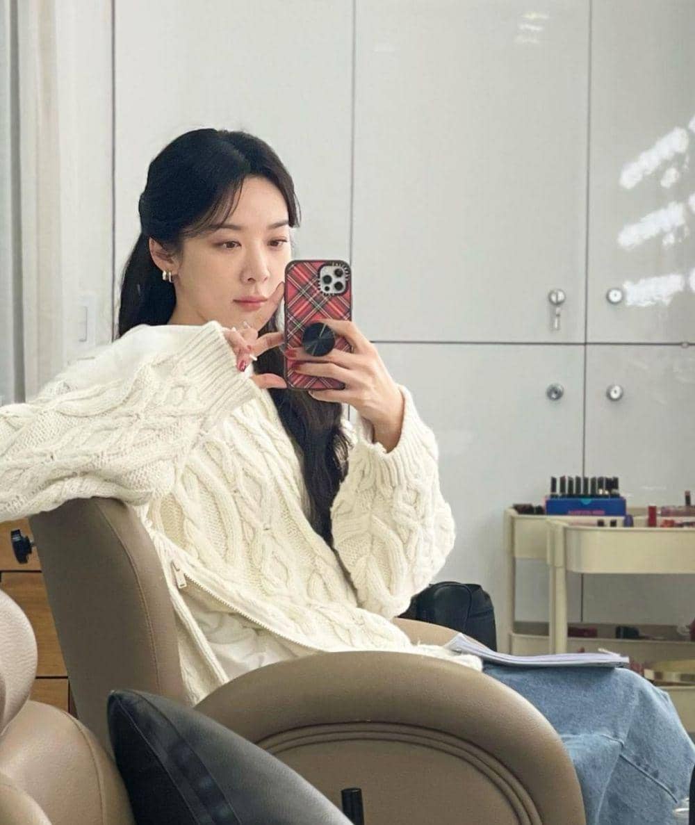 Lee Chung Ah (instagram.com/leechungah)