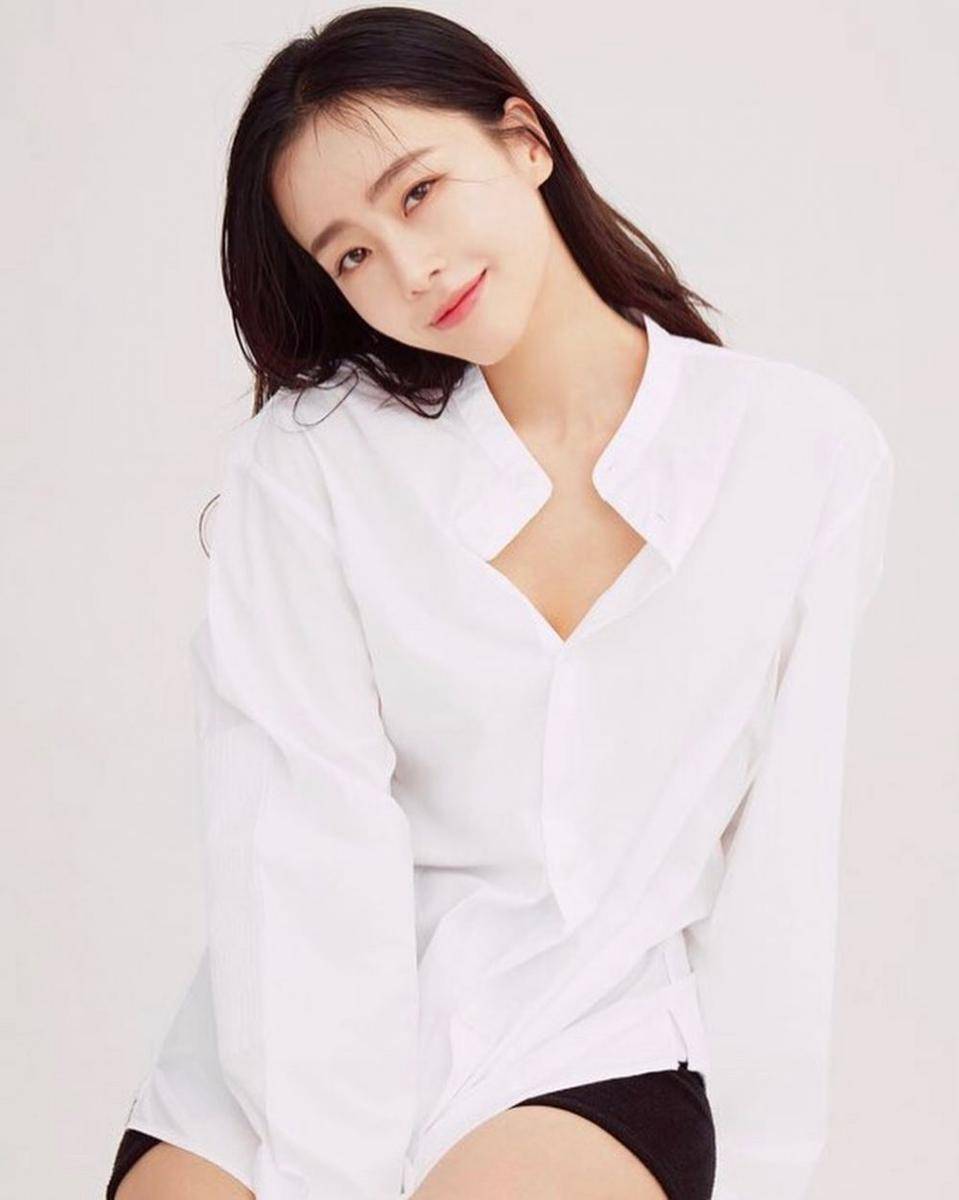 Hong Soo Hyun (instagram.com/soo_hyun_hong)