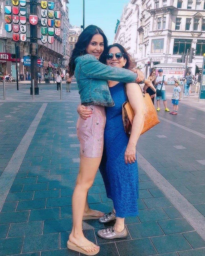 Rakul Preet Singh dan Kulwinder Singh (instagram.com/rakulpreet)