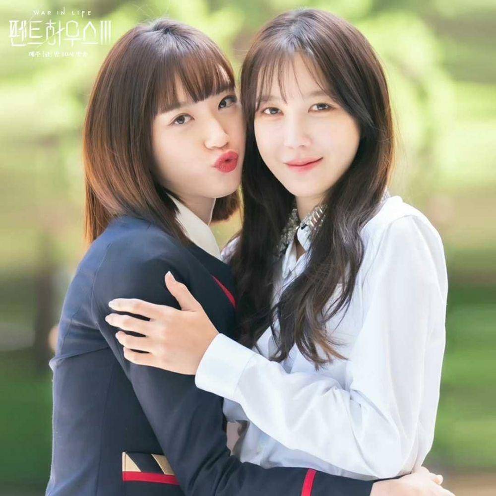 Han Ji Hyun dan Lee Ji Ah di The Penthouse 3 (instagram.com/sbsdrama.official)