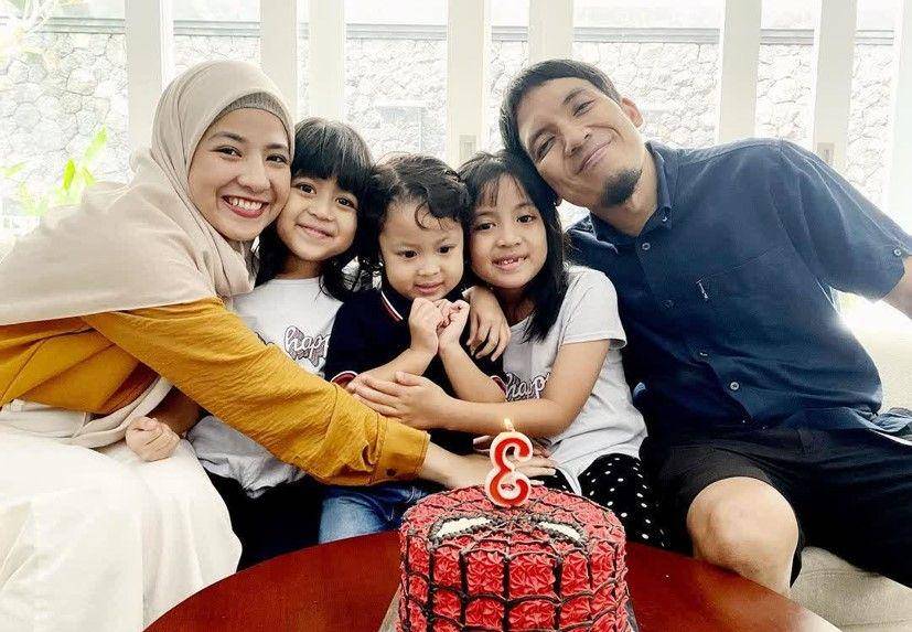 potret keluarga Desta (instagram.com/desta80s)