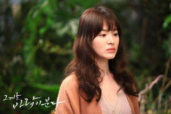 Song Hye Kyo di KDrama That Winter, the Wind Blows (dok. SBS/That Winter, the Wind Blows)