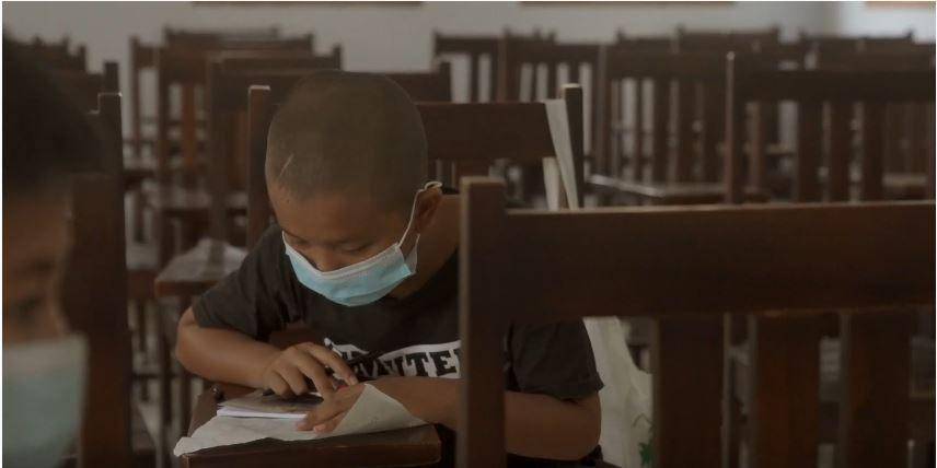 Suasana pembelajaran Bahasa Inggris di KREDIBALI (youtube.com/Jejak Literasi Bali)