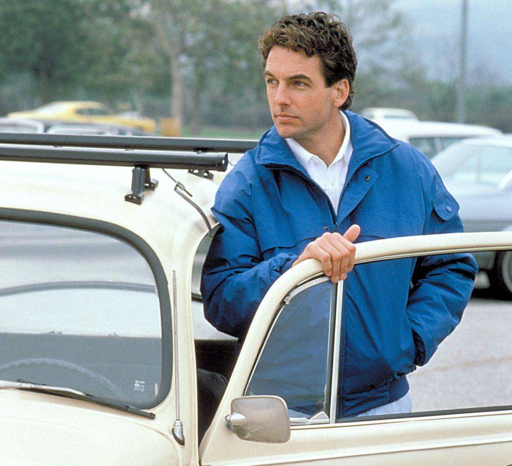 cuplikan adegan dari The Deliberate Stranger dengan Mark Harmon sebagai Ted Bundy (dok. Warner Bros./The Deliberate Stranger)
