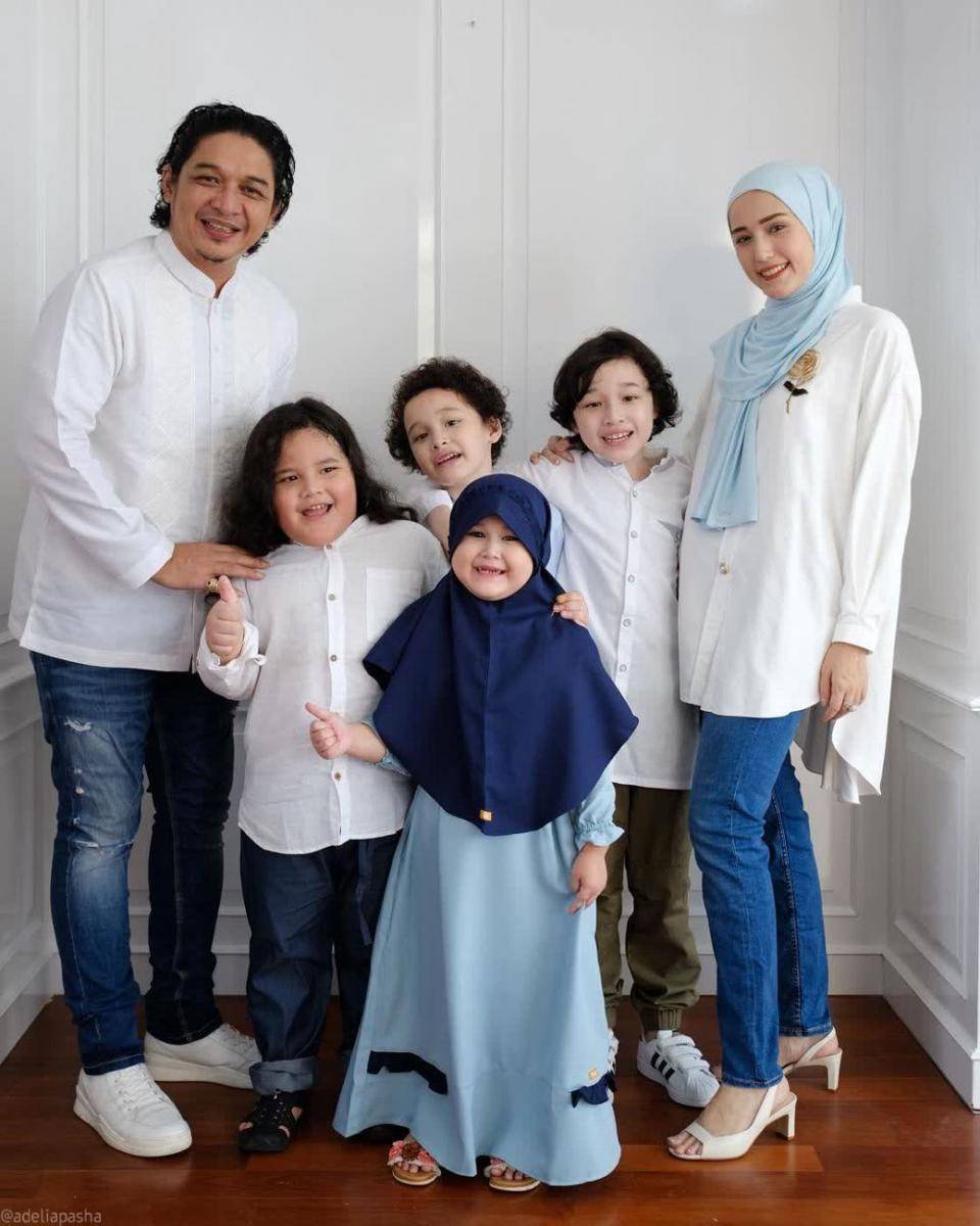keluarga Pasha Ungu (instagram.com/adeliapasha)