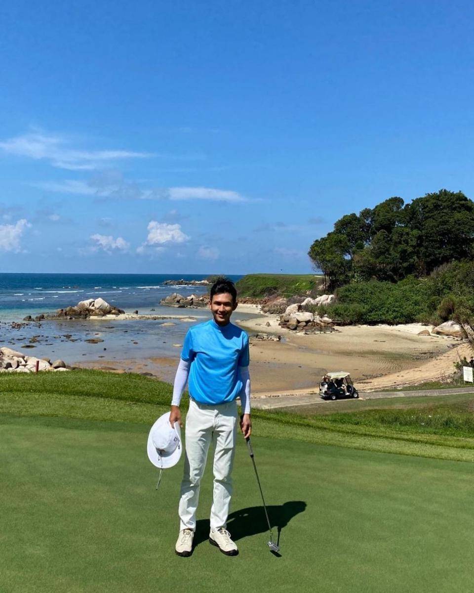 Eric Hermanto (instagram.com/junzyo)