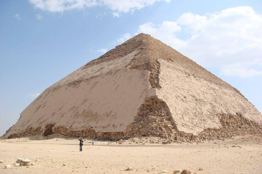 potret The Bent Pyramid (commons.wikimedia.org/Art110coc)