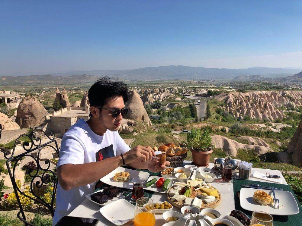 Eric Hermanto (instagram.com/junzyo)