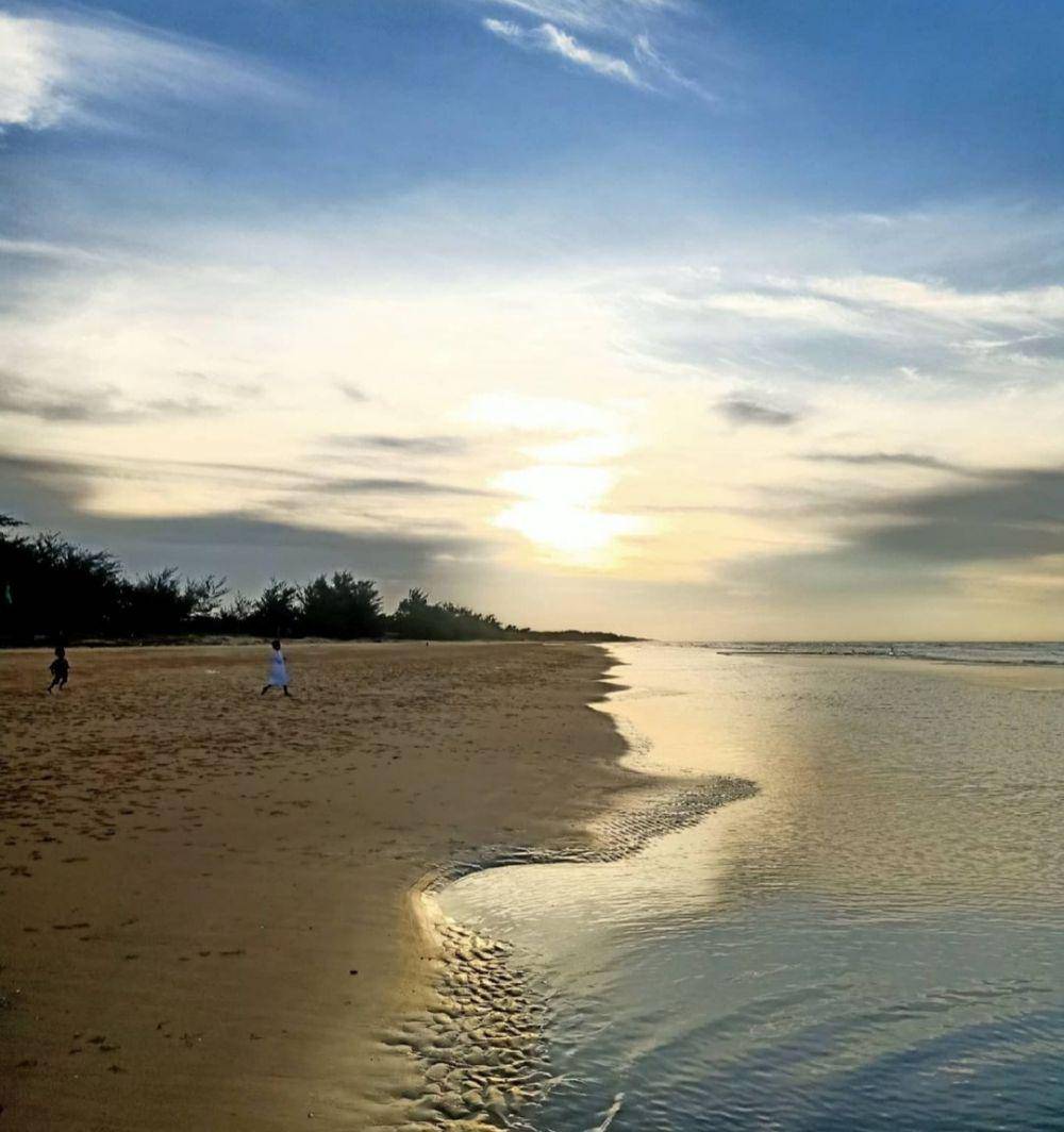 Pantai Lombang (instagram.com/intansubagyo)