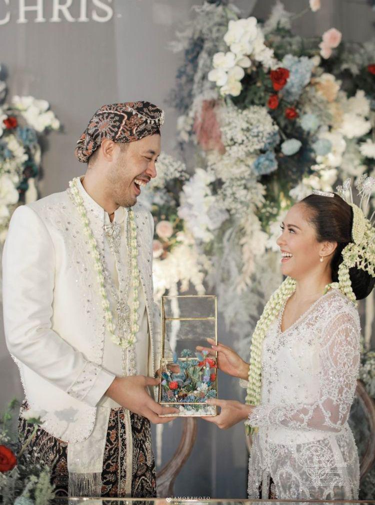 10 Potret Akad Hingga Resepsi Lala Karmela dan Suami Bulenya