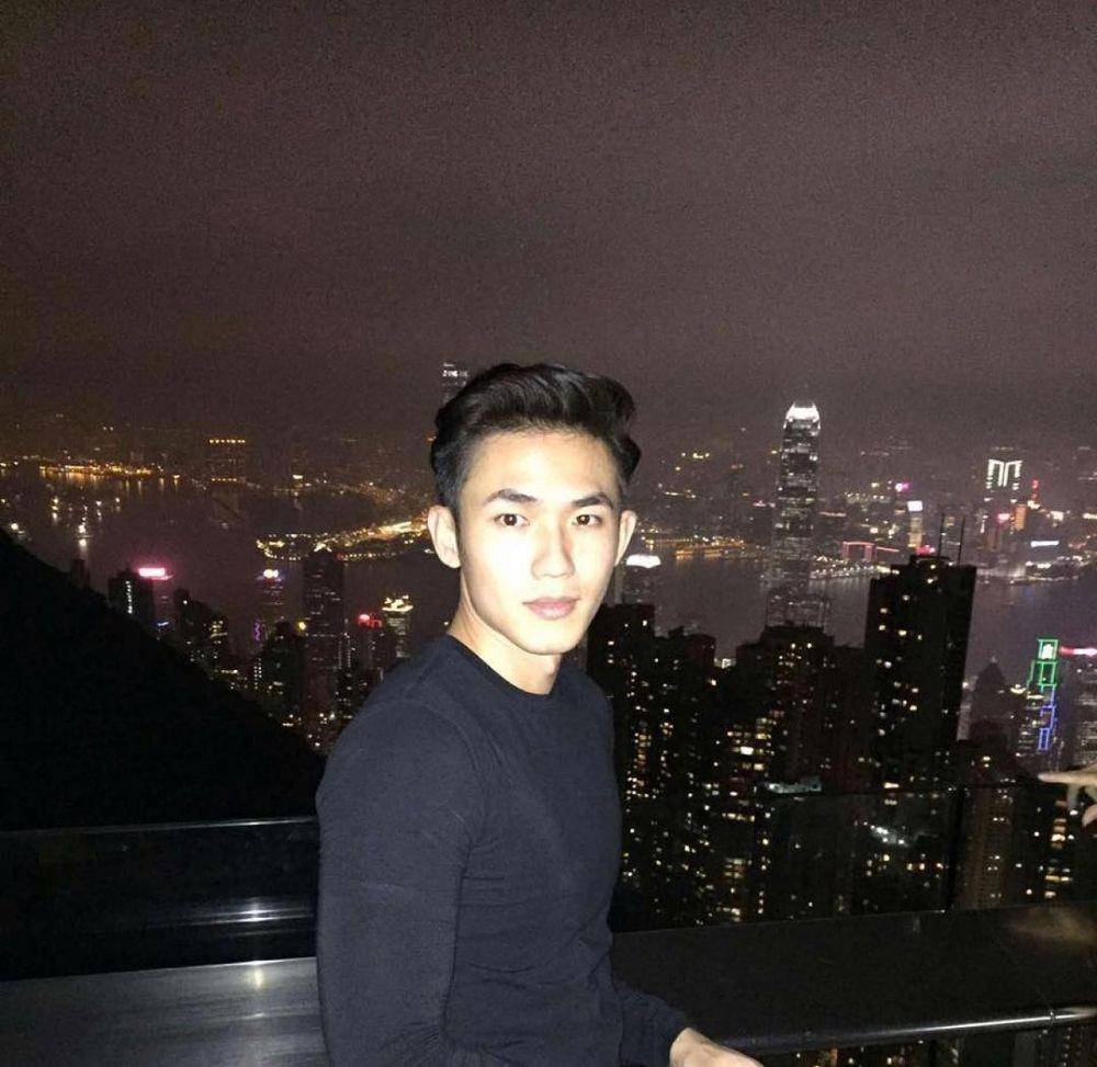 Eric Hermanto (instagram.com/junzyo)
