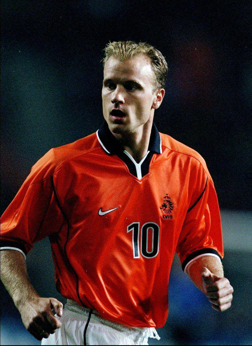 Dennis Bergkamp (twitter.com/squawka)