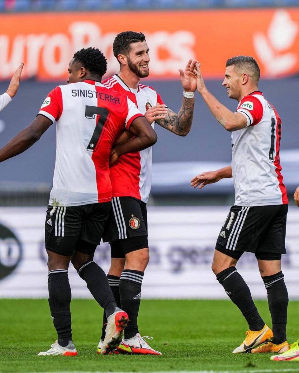Pemain Feyenoord Rotterdam yang merayakan kemanangan (instagram.com/feyenoord)