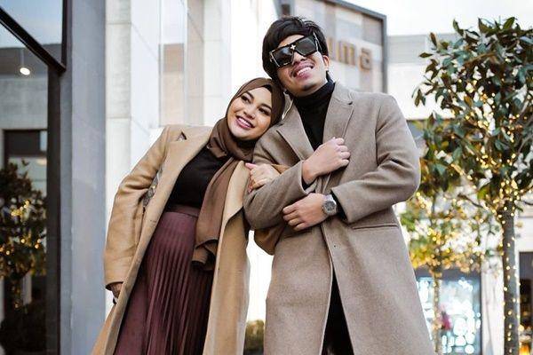 fashion item Atta-Aurel (instagram.com/aurelie.hermansyah)