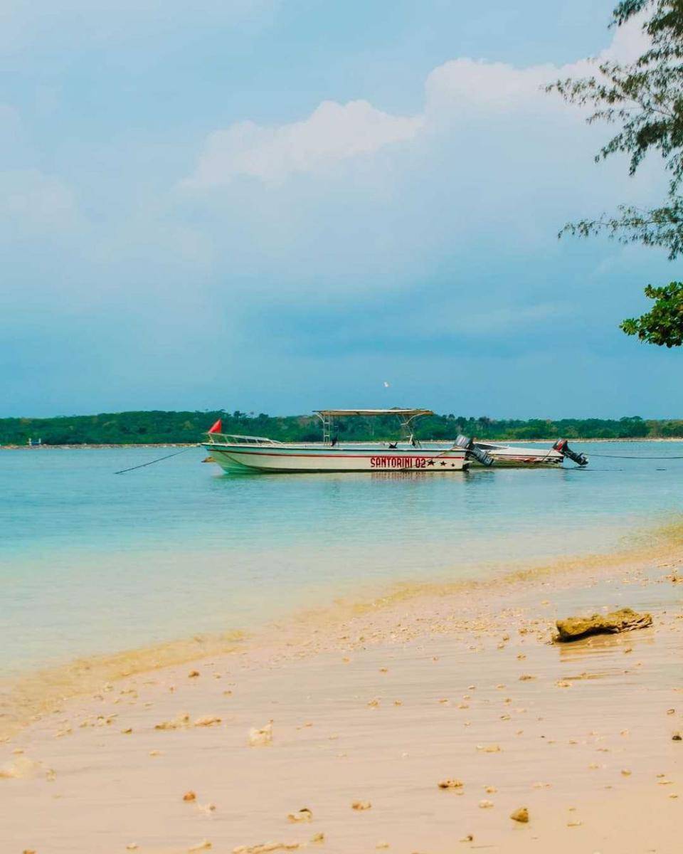 Pantai Tanjung Lesung (instagram.com/gabs_potography)
