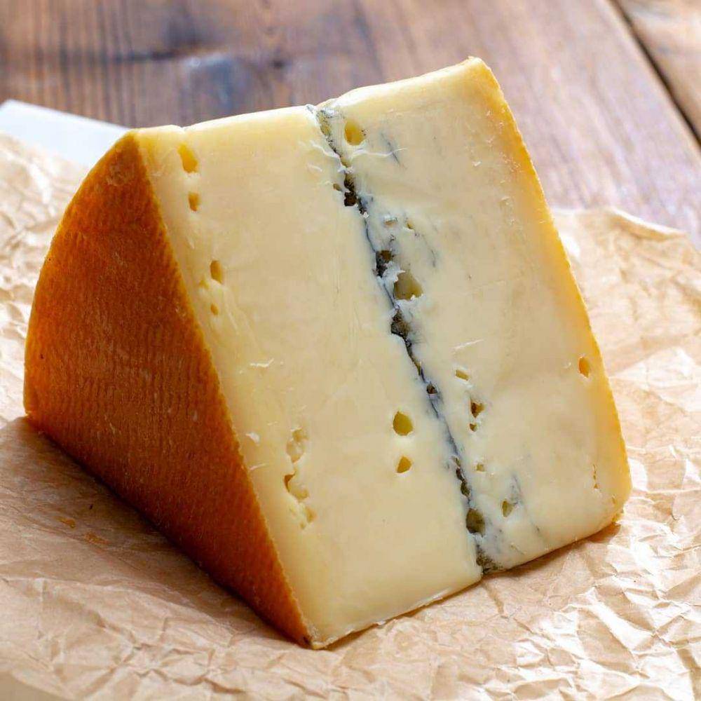 morbier cheese (instagram.com/fromage_morbier)