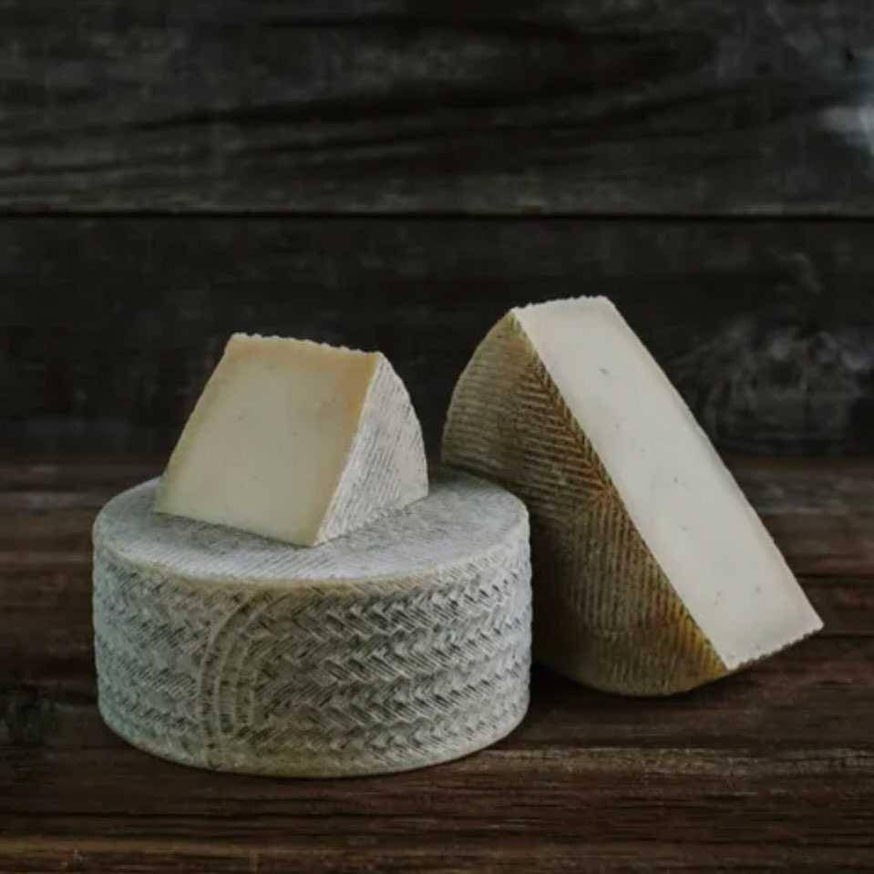 manchego cheese (instagram.com/antonellischeese)