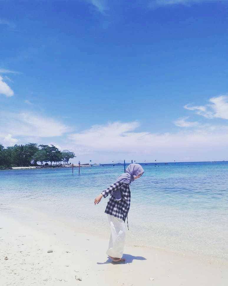Pantai Tanjung Lesung (instagram.com/st.mrdhnh)