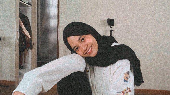 Hanin Dhiya (instagram.com/hanindhiyaatys)