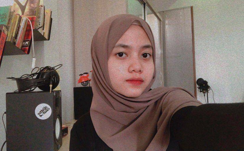 Hanin Dhiya (instagram.com/hanindhiyaatys)