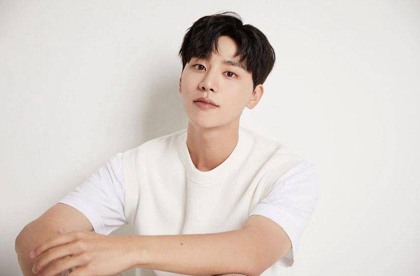 potret Kim Woo Seok (instagram.com/matt_wooseok)