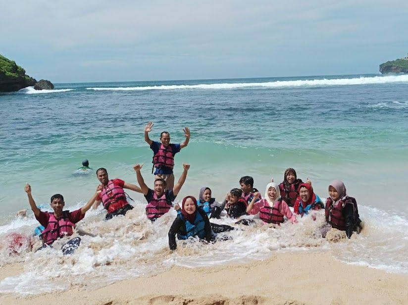 Pantai Ngandong (dok. pribadi/Yarmuji Guru)