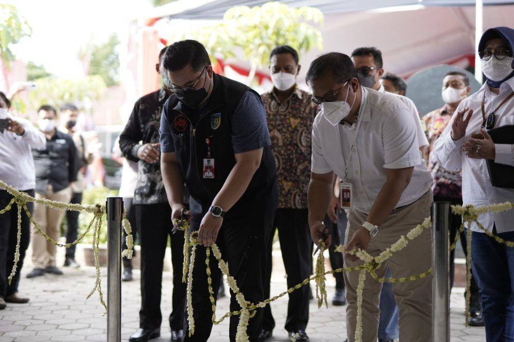 Mas Dhito menghadiri peluncuran Gerai Rumah Inkubasi UMKM di Kecamatan Pare, Rabu (22/12/2021). (Dok. Pemkab Kediri)