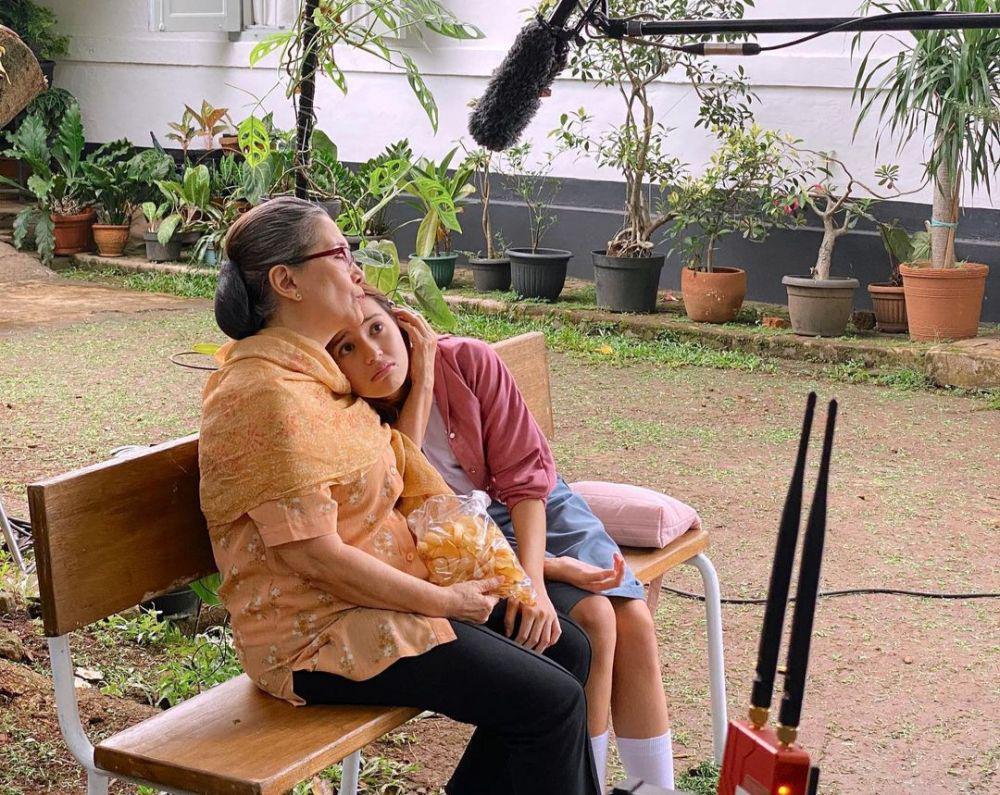 potret akrab Beby Tsabina dan Widyawati bintangi film Eyang Ti (dok. Falcon Pictures/Eyang Ti)