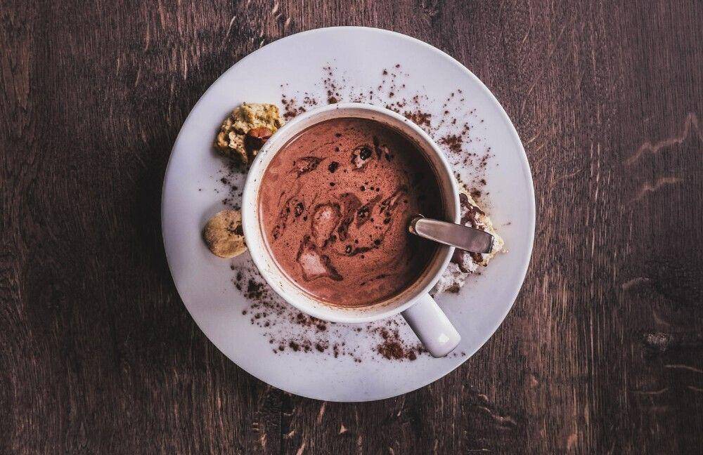ilustrasi salted caramel hot chocolate (unsplash.com/Jonny Caspari)