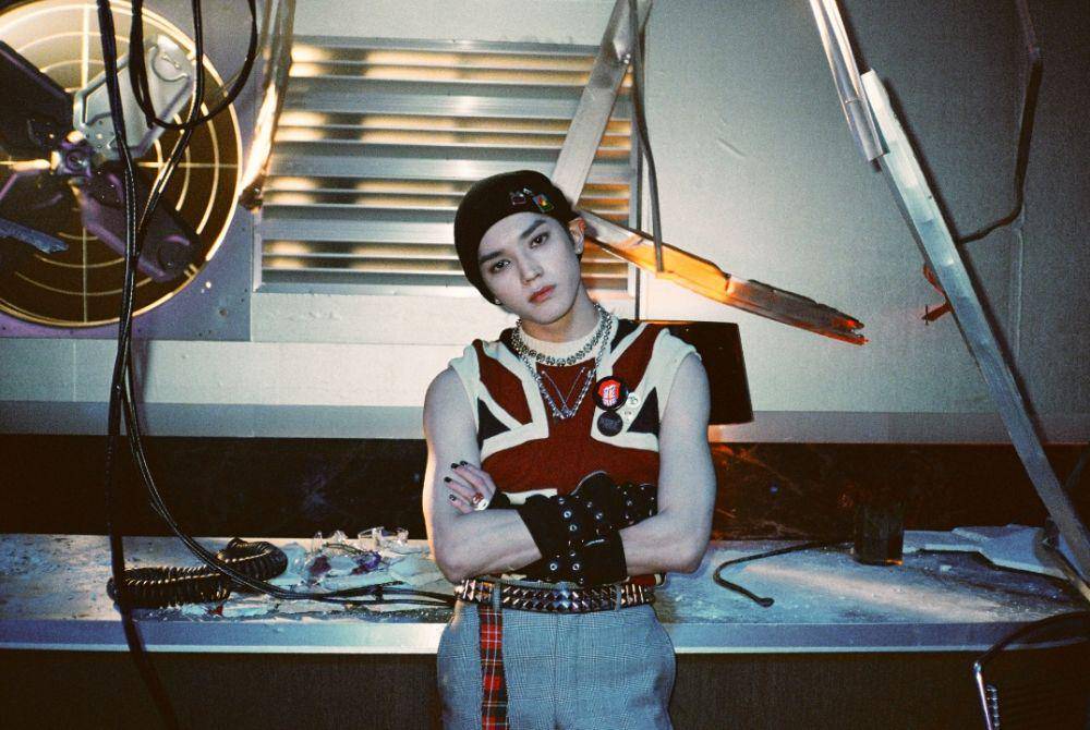 Taeyong di behind the scene "Earthquake" (twitter.com/NCTsmtown_127)