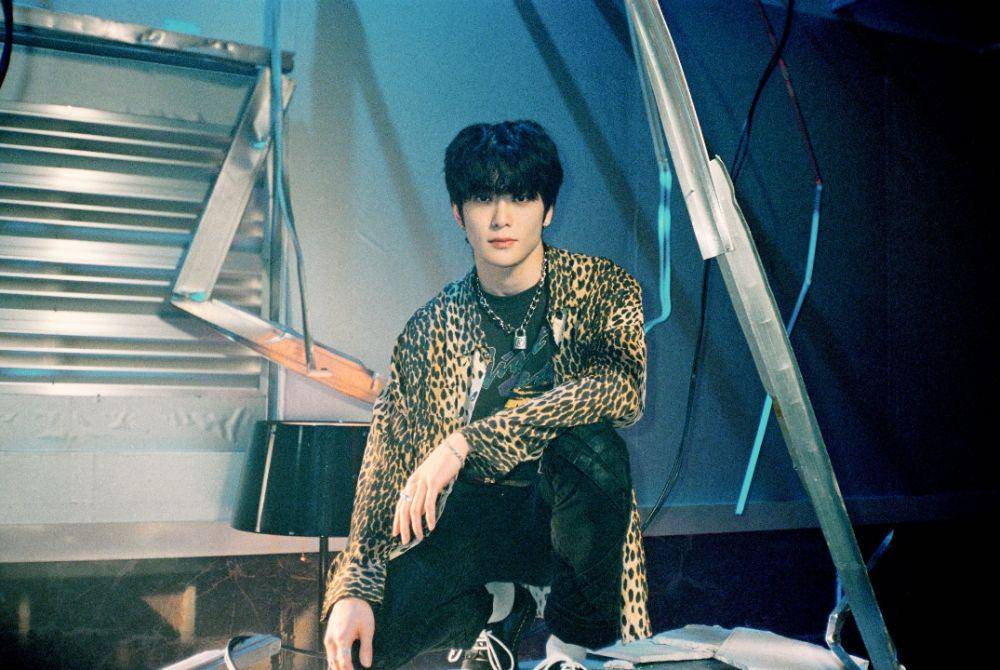 Jaehyun di behind the scene "Earthquake" (twitter.com/NCTsmtown_127)