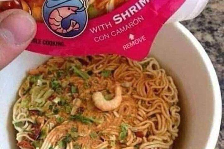 momen apes saat makan mi (instagram.com/flashback_post)