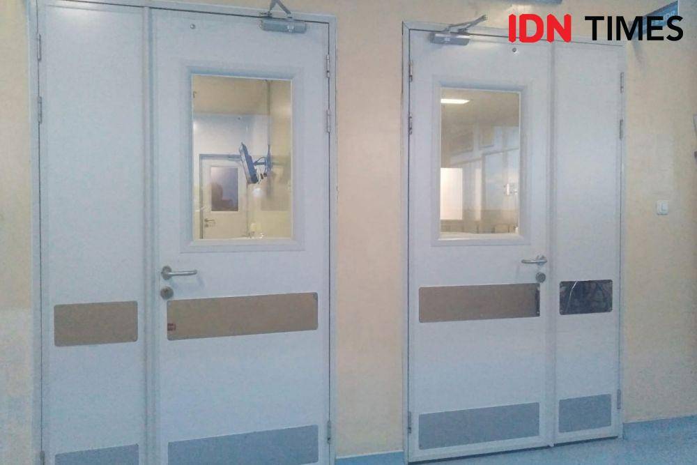 Ruang Isolasi Pasien COVID-19 di RSUP Persahabatan (IDN Times/Dini Suciatiningrum)