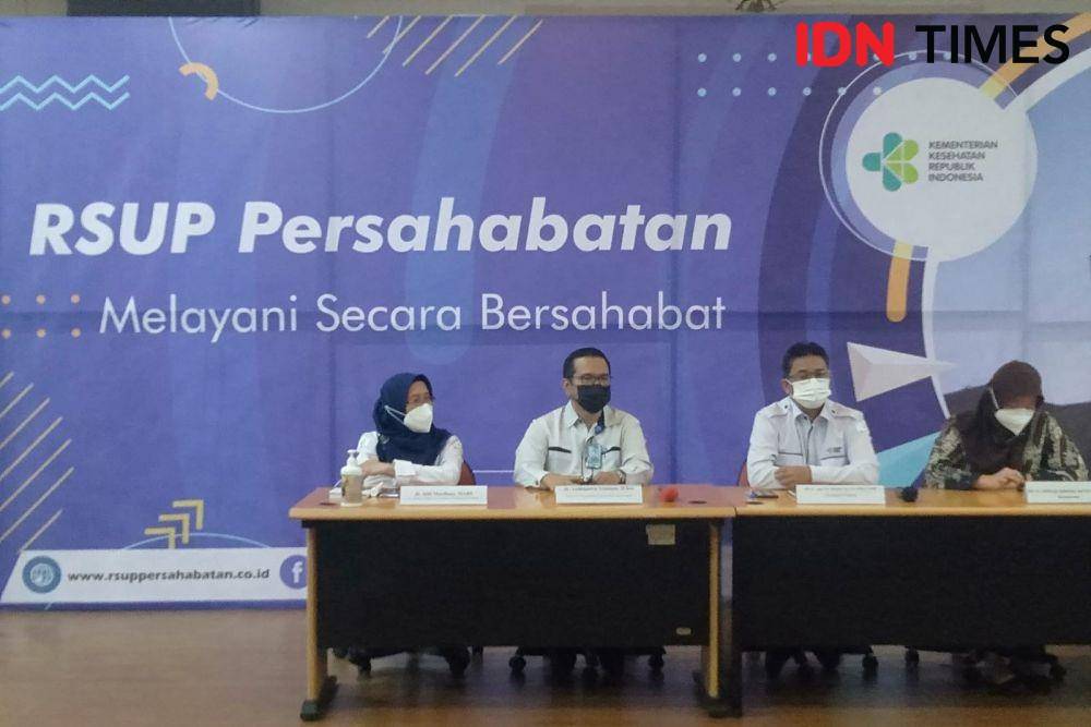 Rumah Sakit Umum Pusat Persahabatan gelar konferensi pers hadapi lonjakan Nataru pada Kamis (23/12/2021). (IDN Times/Dini Suciatiningrum)