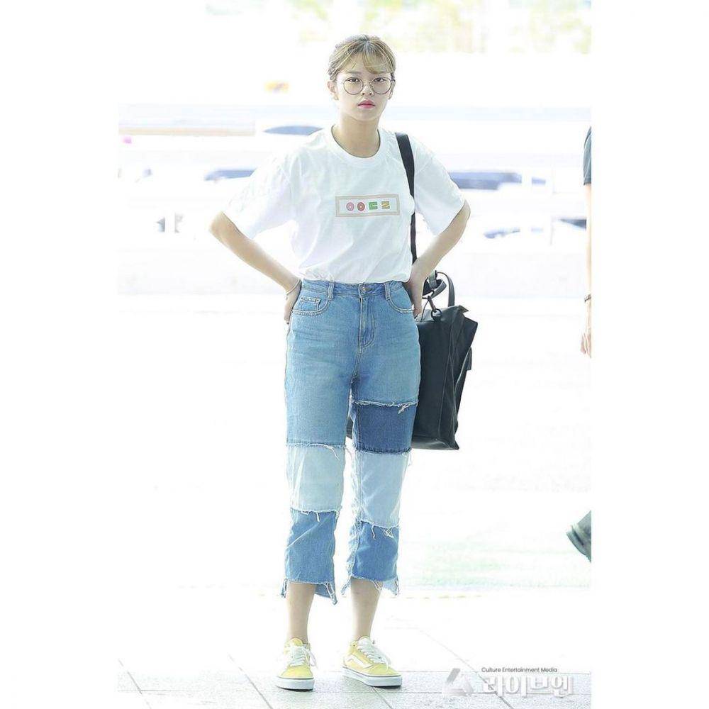 outfit jeans Jeongyeon Twice (instagram.com/twiceoutfitholic)