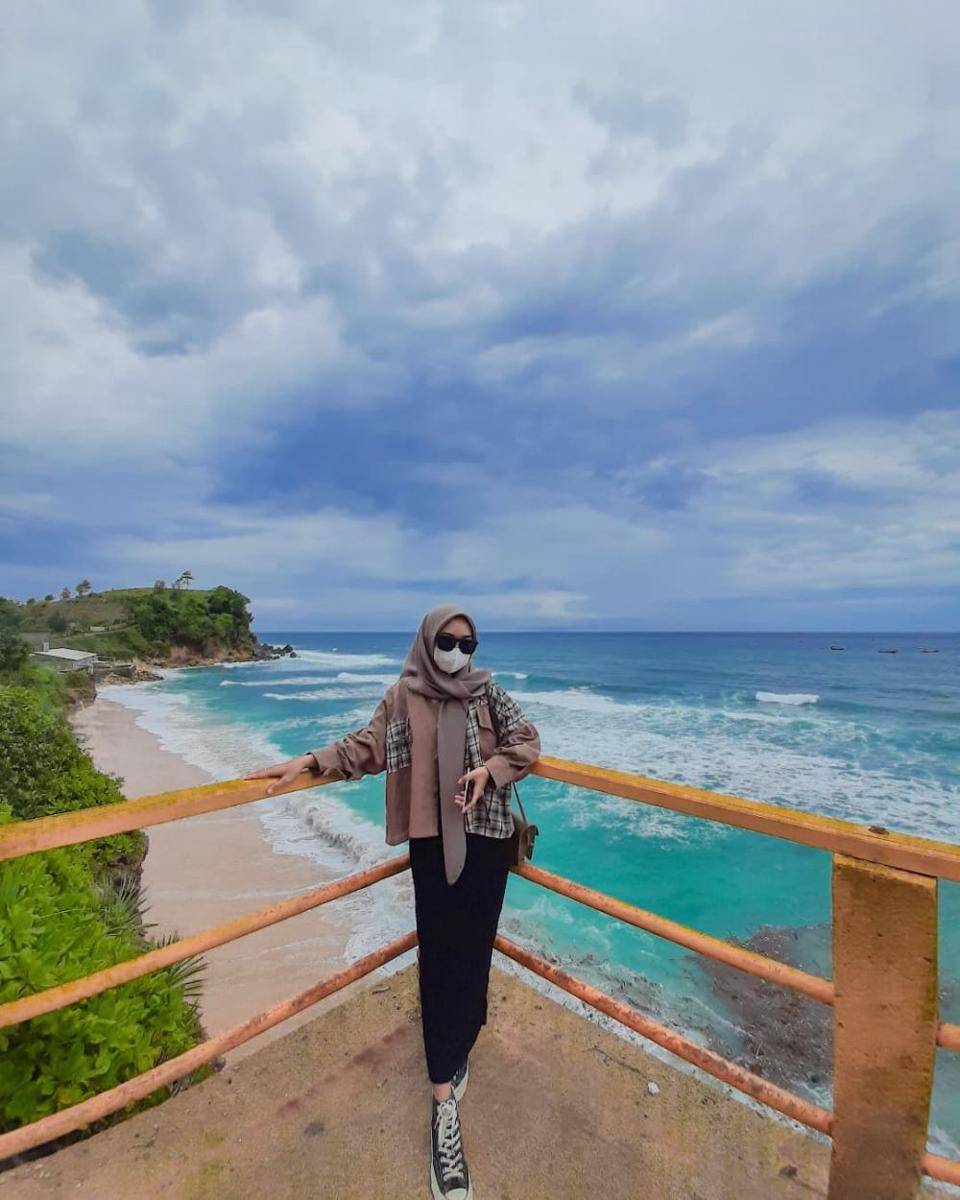 Pantai Pacar (instagram.com/risaa.sr)