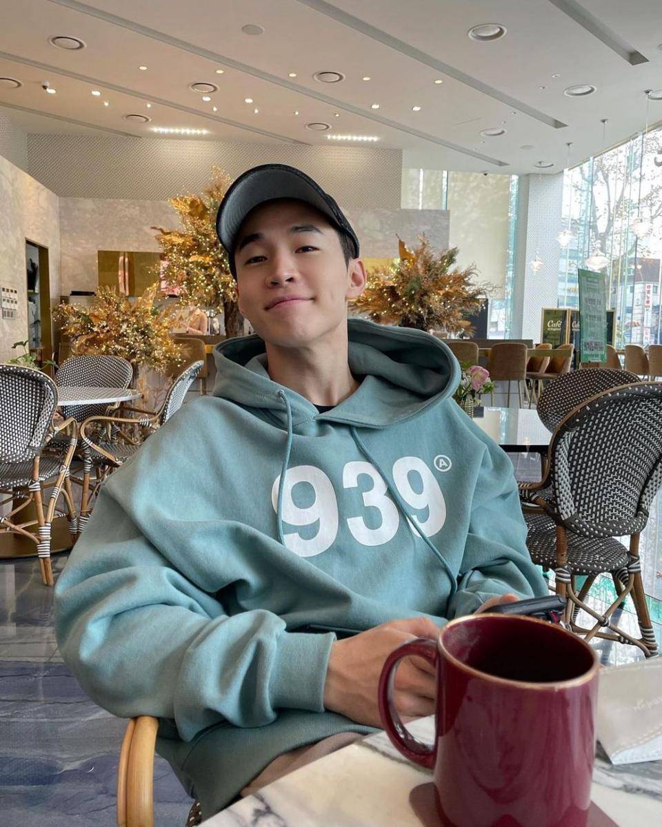 Henry Lau (instagram.com/henryl89)