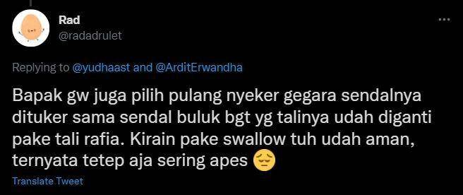 cerita kehilangan sandal (twitter.com/radadrulet)