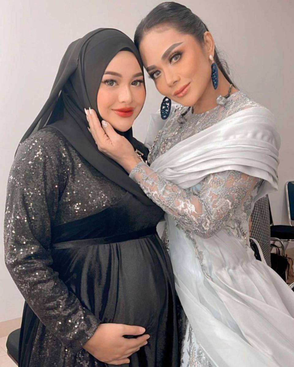 Aurel Hermansyah bareng Krisdayanti, Ashanty, dan Geni Faruk (Instagram.com/krisdayantilemos/)